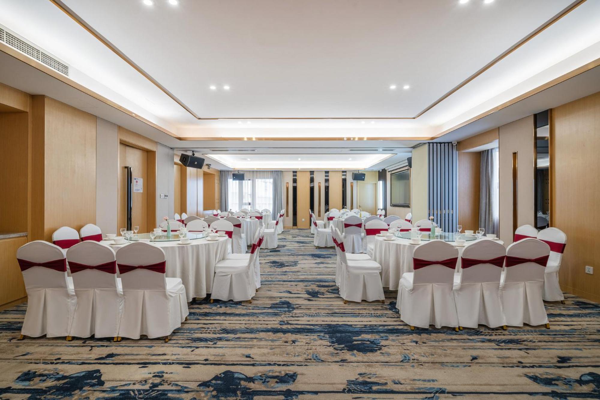 Holiday Inn Express Chengdu Tianhe By Ihg Pixian Екстериор снимка